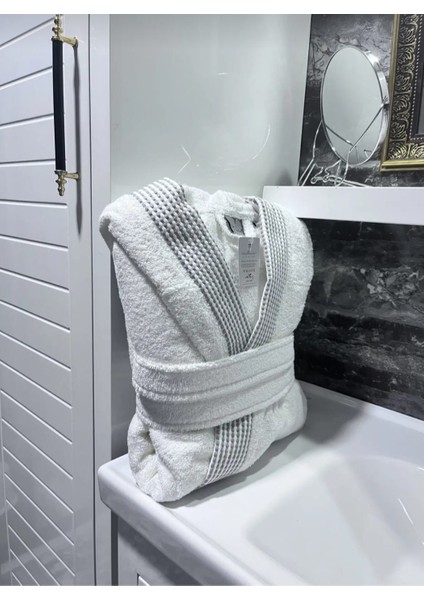 Dht Kırık Beyaz Kapüşonlu Bornoz 420 Gr/m² fırsatları