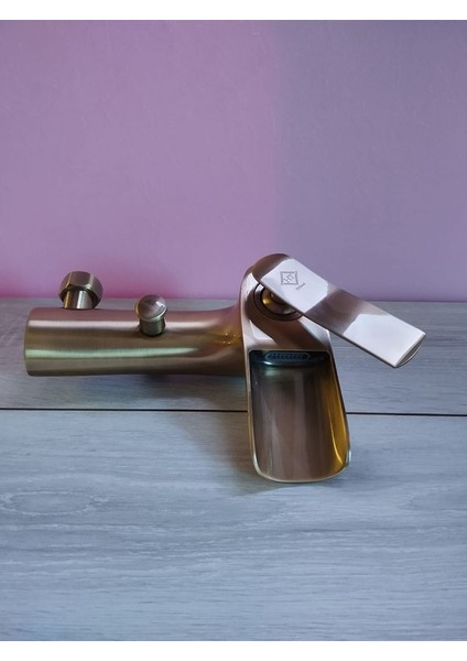 Antik Şelale Duş Bataryası