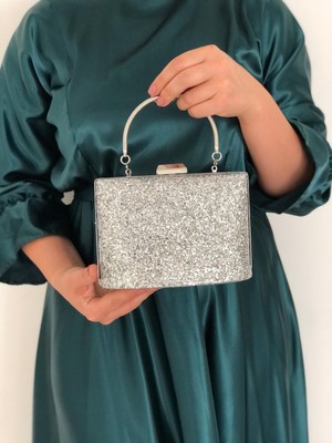 Sh Poly1 Pullu Gümüş Kulplu Kadın Çantası