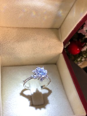 Vogutima Vog 925 Ayar Gümüş Tektaş Yüzük Pırlanta Montür Lotus Çiçeği Aşk Güneşi Gümüş Renk