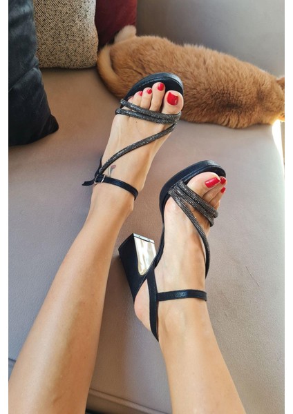 11 2700 Topukla Kadın Platformlu Taşlı Abiye Ayakkabı