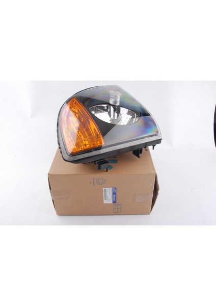 Hyundai H100 Kamyonet 2012-2019 Motorsuz Sağ Far 921024F500 fiyatları