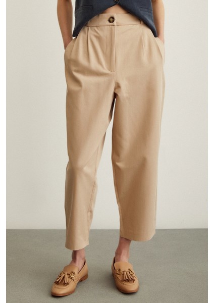 Önü Çift Pileli Pantolon Bej fırsatları
