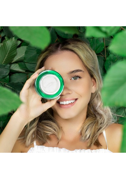 Yaşlanma Karşıtı, Onarıcı Gündüz Bakım Kremi 50 ml modelleri