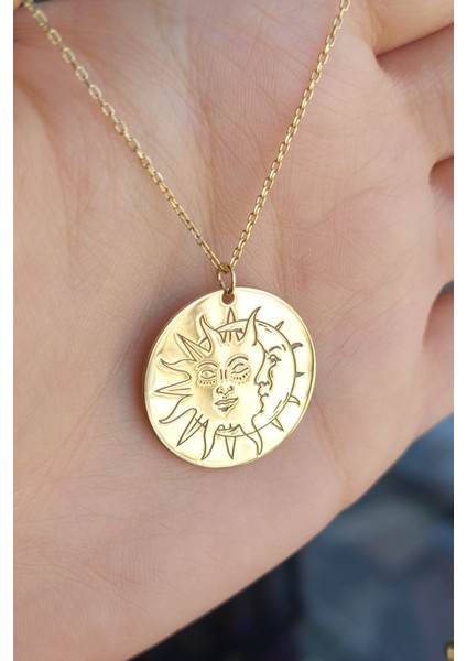 925 Ayar Gümüş 24 Ayar Altın Kaplama Ay ve Güneş Figürlü Kolye