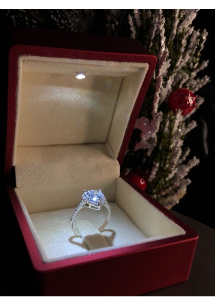 Swarovski Taşlı Beyaz Renkli Kalpli 925 Ayar Gümüş Sevgiliye,eşe,anneye,arkadaşa Yüzük indirimleri