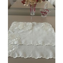 Lilies Atelier Çiçek Desenli Nakış Keten Sofra Takımı 2 Adet Amerikan Servis ve 2 Adet Kokteyl Peçetesi