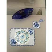 Lilies Atelier Çiçek Desenli Nakış Keten Sofra Takımı 2 Adet Amerikan Servis ve 2 Adet Kokteyl Peçetesi