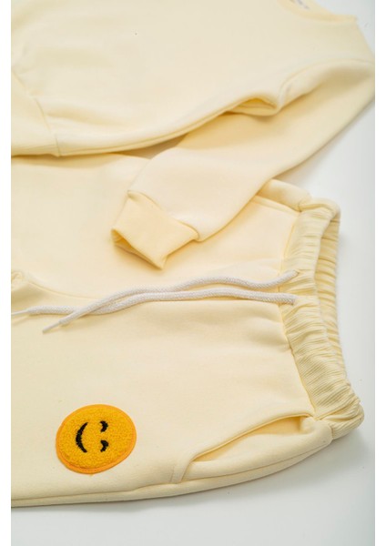 Sarı Emoji Nakışlı Sarı Alt Üst Takım modelleri