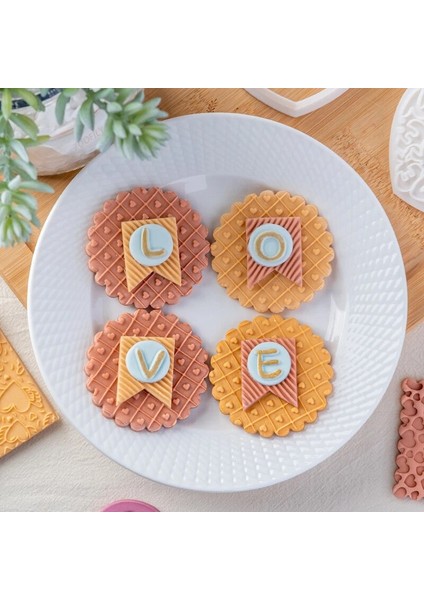 PC0318-KÜÇÜK Daire Stili Geometrik Aşk Desen Sevgililer Günü Fondan Bisküvi Kalıbı Ingilizce Mektup 3D Kabartma Damga Düğün Doğum Günü Partisi Pişirme Aracı (Yurt Dışından) modelleri