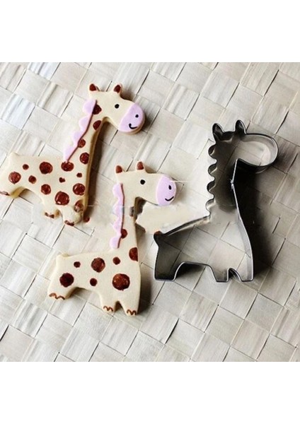 Pembe Tarzı Zürafa Şekli Bisküvi Kalıbı Bakeware Fondan Kek Kalıbı Dıy Şeker Çocuk Günü Bebek Doğum Günü Pasta Çerez Kesiciler Pişirme Araçları (Yurt Dışından) fiyatları