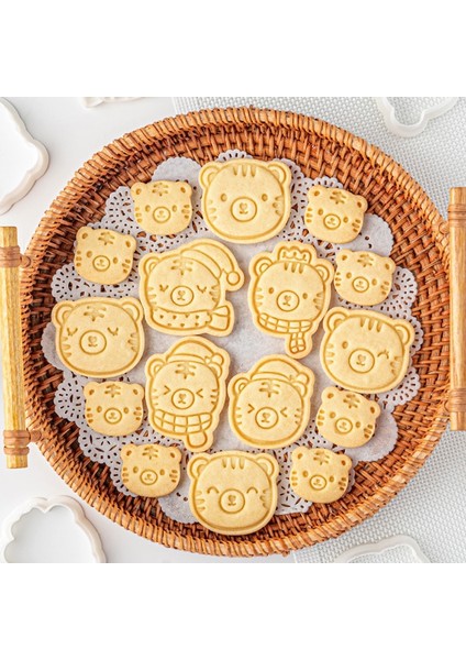 E2552 Stili Çerez Kesiciler Kalıp Sevimli Kaplan Şekilli Bisküvi Pişirme Aracı Mutfak Eşyaları Bakeware Çocuklar Için Dıy Aracı El Kalıp Pişirme Pişirme Araçları (Yurt Dışından) fırsatları