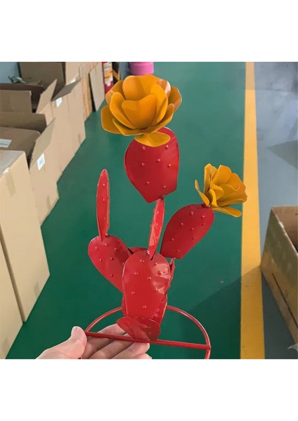 Metal Dikenli Armut Kaktüs Yard Sanat Hediyeler - Kaktüs Heykeli Çöl Dekoru, Çiçekli Metal Kaktüs, Metal Bitki Dekor Kırmızı (Yurt Dışından)