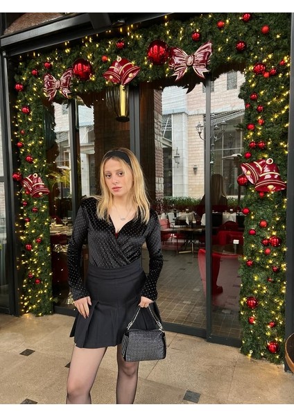 Taşlı Siyah Bluz fiyatları