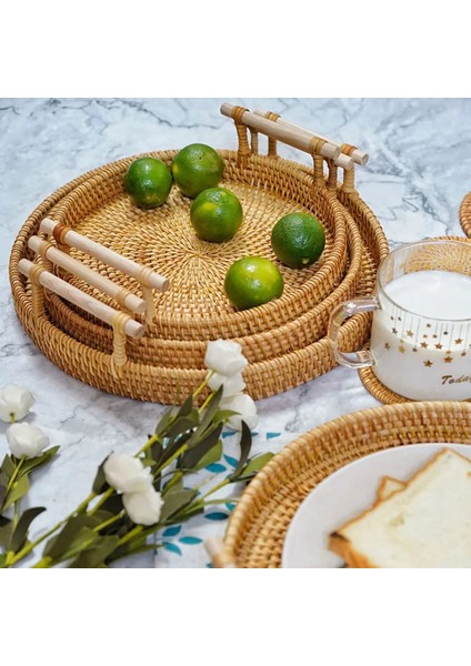 L 28CM x 6.5cm Stili Ahşap Saplı El Dokuması Rattan Depolama Tepsisi Yuvarlak Hasır Sepet Ekmek Yemek Tabağı Meyveli Kek Tabağı Akşam Yemeği Servis Tepsisi (Yurt Dışından) fiyatları
