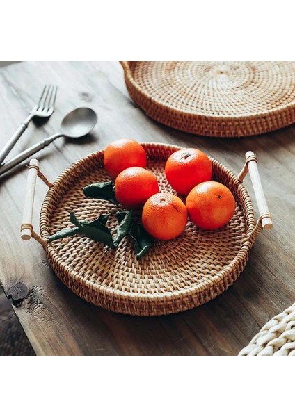 L 28CM x 6.5cm Stili Ahşap Saplı El Dokuması Rattan Depolama Tepsisi Yuvarlak Hasır Sepet Ekmek Yemek Tabağı Meyveli Kek Tabağı Akşam Yemeği Servis Tepsisi (Yurt Dışından) fırsatları