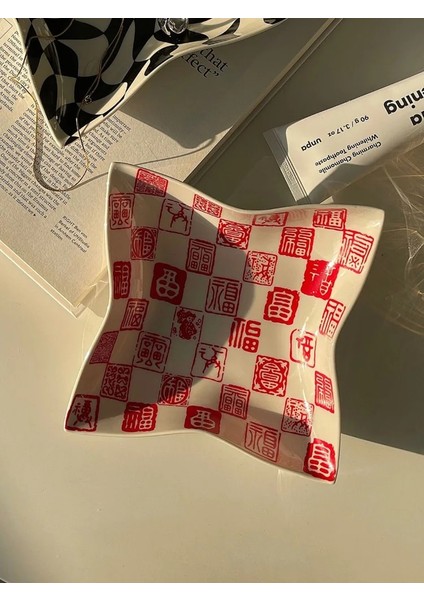 Kırmızı Nimet Tarzı Kafes Süsler Retro Depolama Tepsisi Dekorasyon Seramik Takı Şeker Tabağı Çin Tarzı Kırmızı Nimet Tabağı Yeni Yıl Hediyesi (Yurt Dışından)