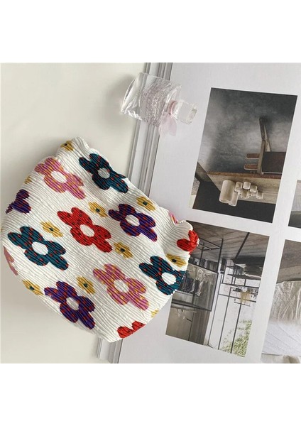 Bozuk Para Cüzdanı 3 Tarzı Moda Pileli Şifon Kozmetik Çantası Fermuarlı Makyaj Çantaları Tatlı Ihtiyaçlar Ruj Çanta Debriyaj Güzellik Çantası Makyaj Organizatörü (Yurt Dışından)