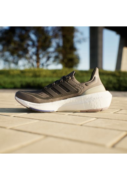 Ultraboost Light Erkek Kahverengi Koşu Ayakkabısı fiyatları