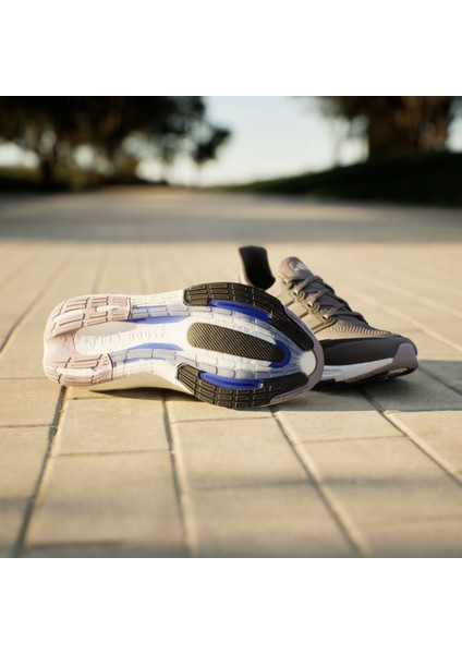 Ultraboost Light Erkek Kahverengi Koşu Ayakkabısı indirimleri