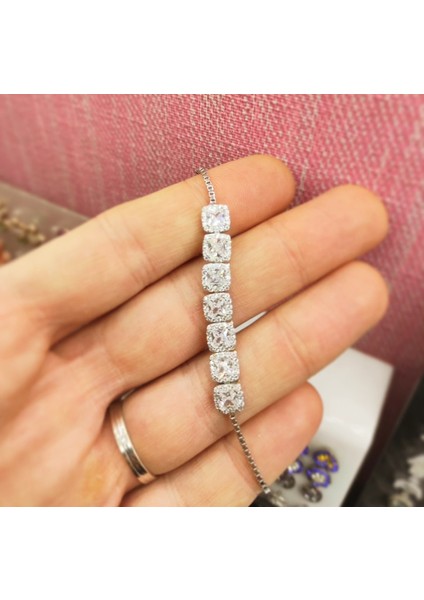 Baget Taşlı Kare Su Yolu Asansör Bileklik