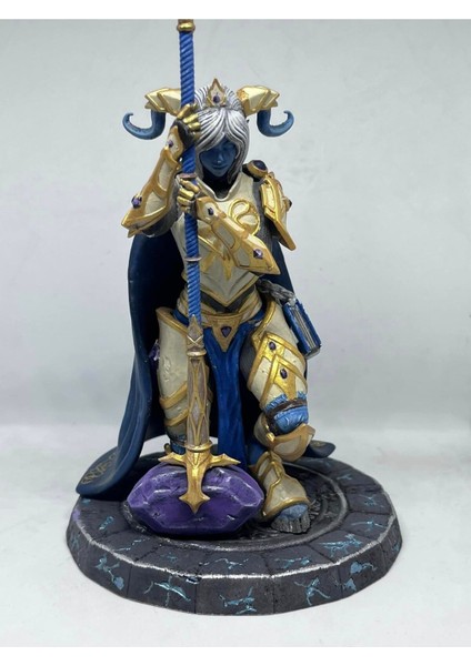 World Of Warcraft Draenei Wow Yrel Boyalı Figür Yrel Figür Büyük Boy 20CM