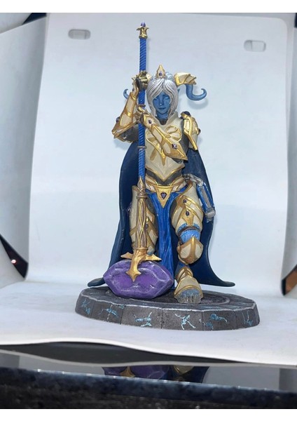 World Of Warcraft Draenei Wow Yrel Boyalı Figür Yrel Figür Büyük Boy 20CM modelleri