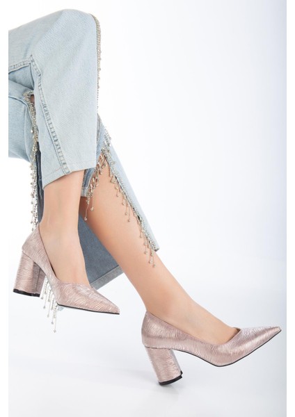 Simetrik Kesim Parlak Pudra Kalın Topuk Stiletto
