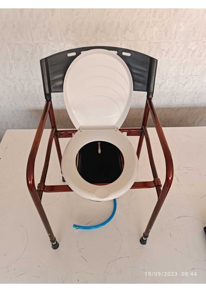 Taharet Yapılabilen Hasta Lazımlığı Klozeti Tuvaleti Banyosu Direk Wc Seyyar Sandalyesi Katlanabilir