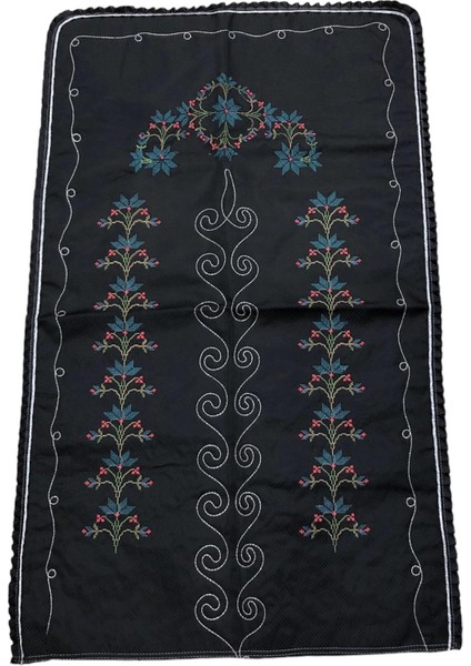 Çeyizlik Kanaviçe Etamin Işleme Nakışlı Siyah Seccade 70 x 120