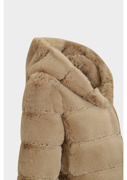 Açelyaokcu Kapüşonlu Kadın Rex Kürk Mont modelleri