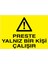 Preste Yalnız Bir Kişi Çalışır Yapışkanlı Sticker 25X35 cm 1