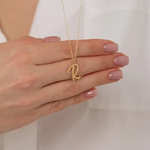 Hom Silver Jewelry 925 Ayar Gümüş Kişiye Özel Harf Tasarımlı Kalp Kadın Kolye HSJ0105