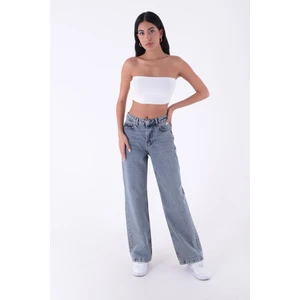 Geniş Paçalı ve Yüksek Belli Cepli Rahat Kadın Kot Pantolon Relaxed Pantolon Orta Mavi Tintli  Denim