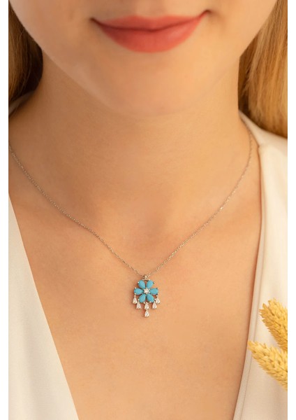 Kadın Gümüş Kolye - Zirkon Taşlı ve Turkuaz Taşlı Çiçek Motifli Gümüş Kolye