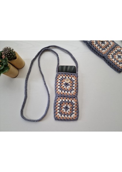 Gri El Örgüsü Motifli Telefon Çantası