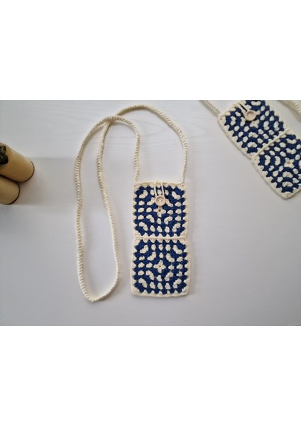 Krem Rengi El Örgüsü Motifli Telefon Çantası