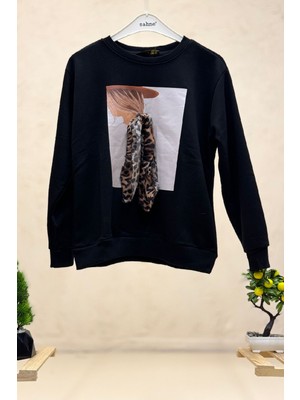 Sahnemoda Leopar Fularlı Kız Baskılı Sweat