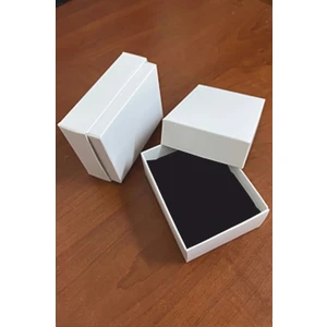 Örün Matbaa Saf Beyaz Süngerli Takı Kutusu 8x6x3cm Kolye, Bileklik, Mini Set Kutusu 25 Adet Demonte Sevk