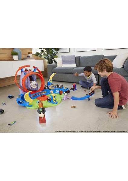 Monster Trucks Volkanik Alanda Macera Oyun Seti GYL14