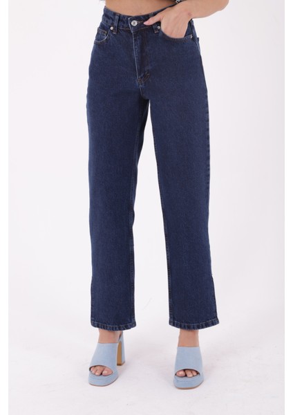 Paçaları Yırtmaç Detaylı Geniş Paçalı Rahat Jean Kadın Kot Pantolon Koyu Mavi Denim fiyatları