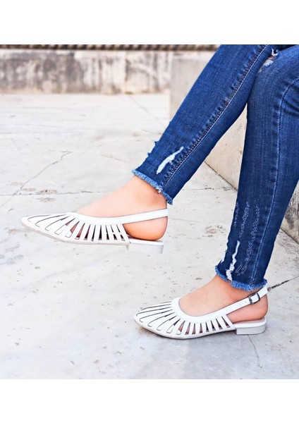 Talaria Beyaz Renk Kalın Topuk Kadın Sandalet