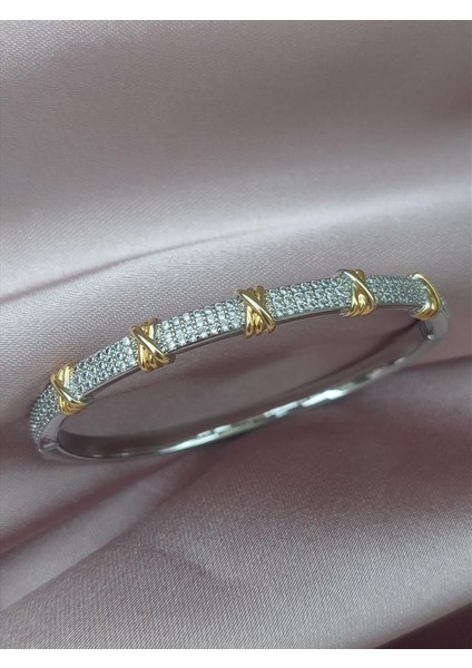 Özel Seri Marka Model x Zirkon Silver Çap: 6 cm-Çevresi: 18 cm Bileklik