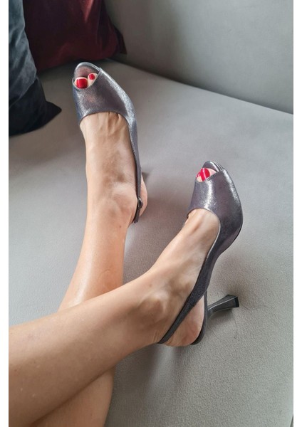 015 6099 Topukla Kadın Saten Sıvama Kadeh Topuk Abiye Ayakkabı fiyatları