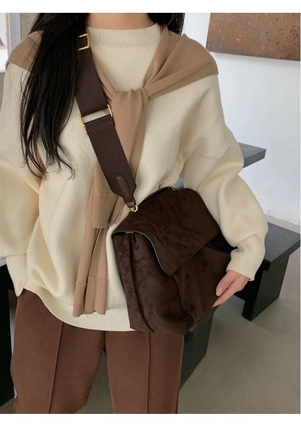 Kumral Tarzı 28CM X14CM X29CM Nubuk Pu Deri Flap Omuz Çantaları Kadınlar Için Vintage Geniş Askı Crossbody Çanta Büyük Kapasiteli Kadın Tasarımcı Çanta Tote Çanta (Yurt Dışından) fırsatları