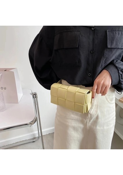Kahverengi Tarzı Leather Woven Small Waist Bags For Women Luxury Bag Luxury Weave Cassette Waist Belt Bag Rend Chest Pouch Female (Yurt Dışından) fırsatları
