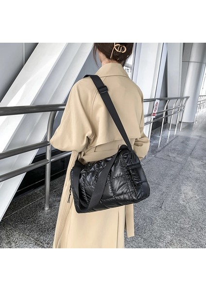 Siyah Stil 32CM x 20CM x 14CM Kontrol Kabarık Tote Çanta Çapraz Vücut Uzay Ped Pamuk Aşağı Omuz Çantaları Kadınlar Için Yeni Çanta Büyük Kapasiteli Kadın (Yurt Dışından)