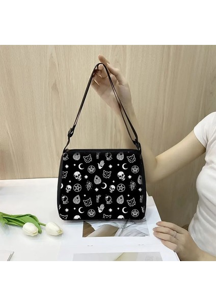 YXBWITHC04CW Stili 20CMX24CM Sevimli Siyah Kedi Cadı Messenger Çanta Kadın Çanta Tuval Koltukaltı Omuz Çantaları Büyücülük Kafatası Kız Gotik Crossbody Çanta Hediye (Yurt Dışından) indirimleri