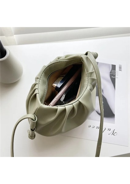 Sarı Stil 15X13X10CM Women's Premium Shoulder Bag New Fashion Niche Design Messenger Bag Female Wild Western Style Female Bag Mini Cloud Bag (Yurt Dışından) fırsatları
