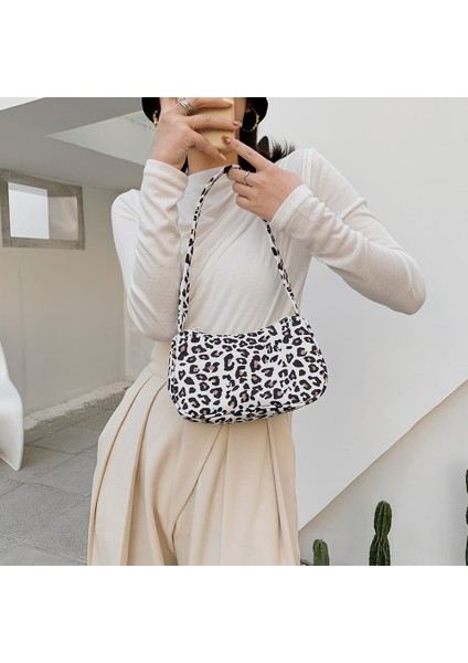 Leopar Tarzı Hayvan Desen Baskı Tuval Omuz Koltukaltı Çanta Eski Bayanlar Küçük Çanta Çanta Rahat Tüm Maç Moda Kadın Kare Çanta (Yurt Dışından) indirimleri